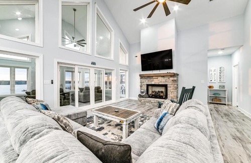 Waverly House | Massive Lake Views & Stunning Sunsets: Waverly Gem
