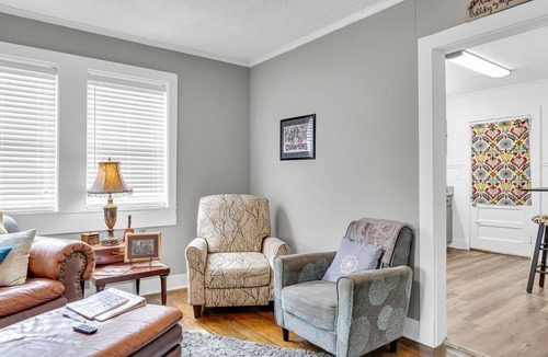 Starkville House | Maxwell 102 Cotton District, Parking, Pet-Friendly