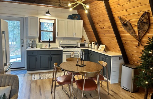 Johannesburg Ski Chalet | MCM A-frame: HOT TUB; Lake; Fall Colors; Fireplace; Nature; Cozy; Kayaks