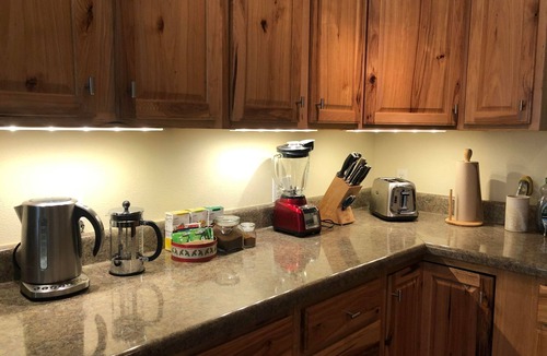 Eureka Springs Apartment | Meditation Sanctuary, vegan community, 22 acres, nature, walking trail, hot tub.