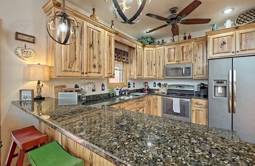 Brasstown House | Memories Made here! Brasstown - hot tub & Fire pit