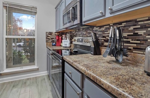 Uptown House | Memphis 2BR/1.5BA, Near St. Jude & Downtown, Fenced Yard, Pet-Friendly