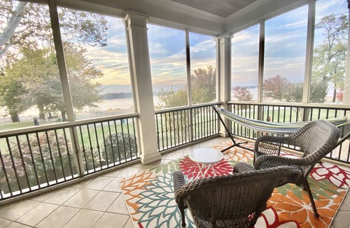 Downtown Memphis House | Memphis Dream House - 6 bedrooms - ON THE RIVER - Pool + Elevator + Gym + VIEWS