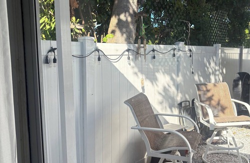 Alta Vista Cottage | Mi Casa Su Casa Hideaway. 15 min. to Siesta Key Beach. Min 2 Downtown sarasota