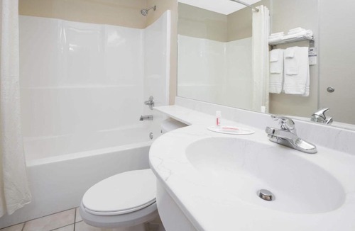 Hattiesburg Hotel | Microtel Inn & Suites by Wyndham Hattiesburg