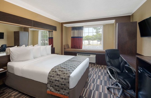 Dentsville Hotel | Microtel Inn & Suites by Wyndham Columbia/Fort Jackson N