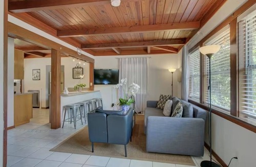 South Sarasota House | Mid-Century Gem