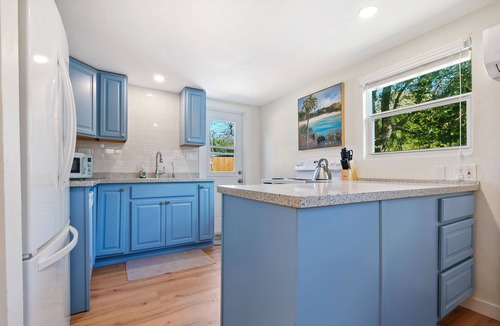 Arlington Park House | Mid-Century Home w/Guesthouse Near Downtown/Siesta Key/SMH