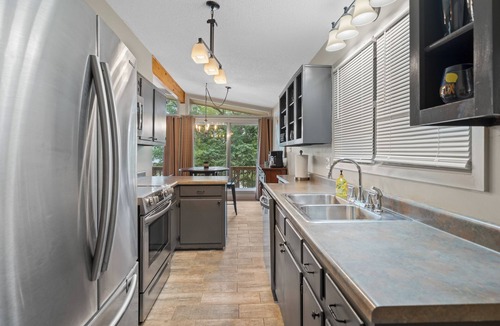 Cherokee Village House | Mid-Century Lake House | Hot Tub | Dog Friendly