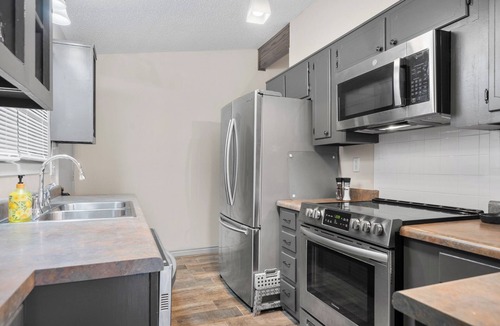 Cherokee Village House | Mid-Century Lake House | Hot Tub | Dog Friendly
