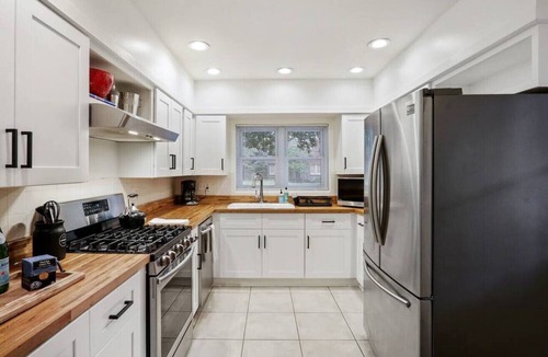 Morningside-Lenox Park Apartment | Mid Century Modern Morningside VA Highland Emory