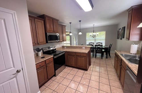 Huntsville House | -> Mid-City Oasis: Minutes to EVERYTHING! 4 bedrooms + double washers & dryers