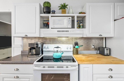 Traverse City House | Mid-Mod Lodge - Spacious Single Level Home Minutes Walk to Beach, TART Trail