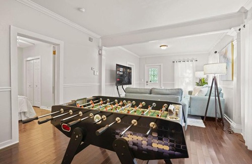 Knight Park House | Midtown 2BR Home Near DT and G Aquarium