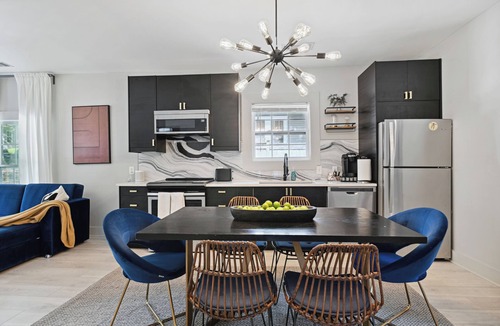 Underwood Hills Cottage | Midtown Luxury Cottage: Private Fire Pit, 10 Mins to Mercedes-Benz Stadium & GT