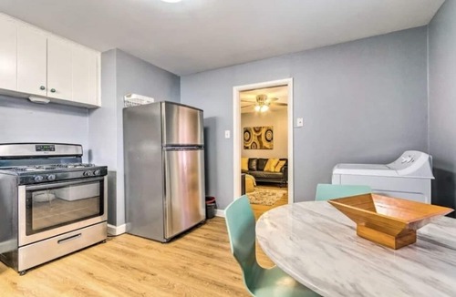 Hillcrest Apartment | Midtown Oasis