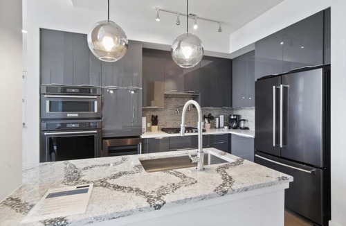 Home Park Apartment | Midtown Penthouse 2 bdrm