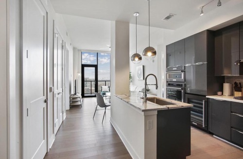 Home Park Apartment | Midtown Penthouse 2 bdrm