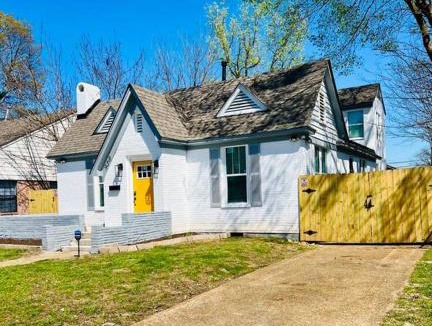Vollintine-Evergreen House | Midtown Retreat, 4mi to Downtown & Large Private Deck