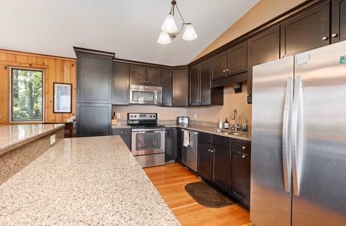 Traverse City House | 🐚 Million Dollar Views 5BDR Beachfront in East Bay