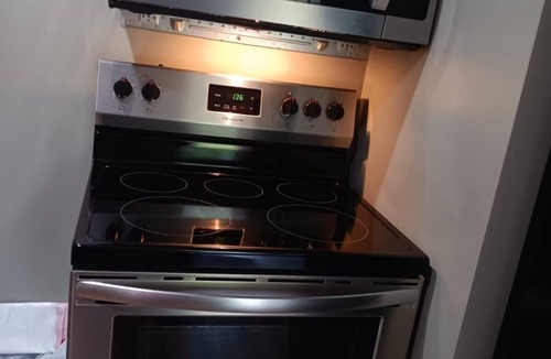 Huntsville Apartment | Mins to Downtown & Arsenal-Pool- Huntsville Oasis