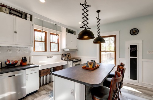 Pacific House | Missouri Retreat w/Deck, Grill & Shuffleboard!