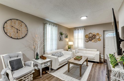 Imperial House | Missouri Wine Country Retreat w/Hot Tub & BBQ