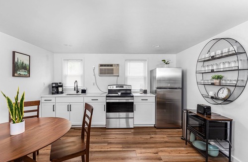 Ludington Apartment | Mitten Flats #1 - 1 Block to the beach! Hot Tub