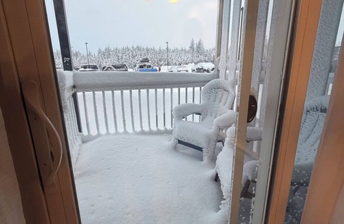 Snowshoe Condo | ML117 Convenient 1st Floor Condo, Gated Deck
