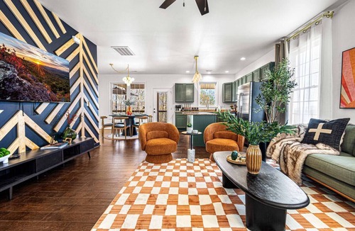 Candler House | Mntn & Asheville Views! Movie Theater! Game Rm! Hot Tub! Fire Pit! Pets Welcome!
