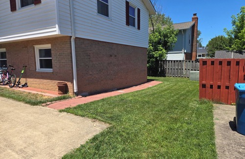 Franconia House | Modern 1BR Studio in Safe Alexandria Neighborhood , Near Metro & Dining.