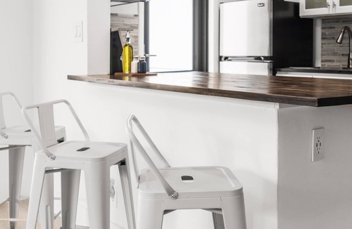 Croissant Park Condo | Modern 2/1 rent near Las Olas Fort Lauderdale