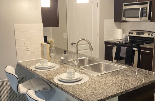 Dunwoody Apartment | Modern 2 bedroom cozy apartment!!