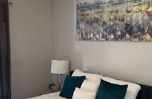 Dunwoody Apartment | Modern 2 bedroom cozy apartment!!