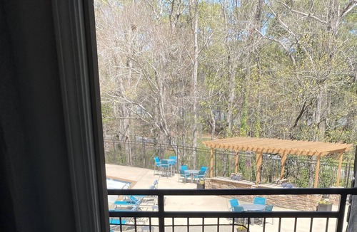 Dunwoody Apartment | Modern 2 bedroom cozy apartment!!