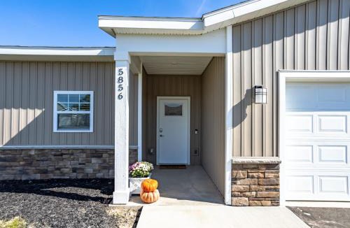 Grandville House | Modern 2BR 2BA New Build Condo with Garage & Patio