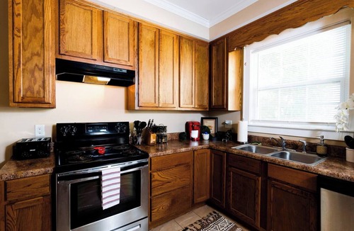 Montgomery Cottage | Modern 2BR Cottage | Pets Allowed Near Capitol