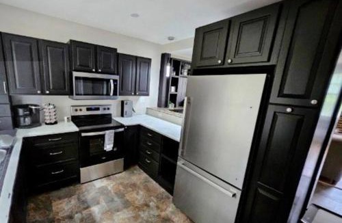 Maryville Apartment | Modern 2BR in Great Location (202)