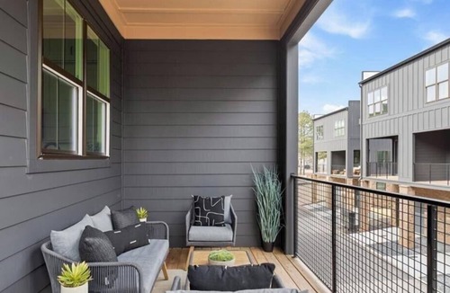 Knight Park House | Modern 2BR Townhome in West Midtown near the BeltLine