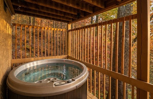 Hemlock Hills Cabin | Modern 3BR Cabin: Hot Tub, Mountain Views, Arts District, Rocky Top Sports World