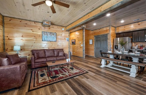 Sevierville Cabin | Modern 4BR Cabin ★ Amazing Location Near Dollywood ★ Grotto Hot Tub ★ Game Room