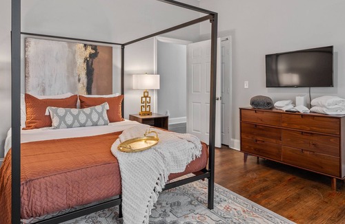 West End House | Modern 5 Bedroom Home near Downtown Atlanta