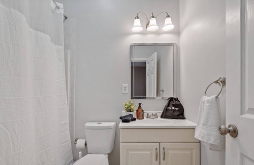 West End House | Modern 5 Bedroom Home near Downtown Atlanta