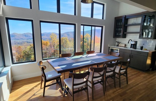 Wintergreen House | Modern 5 bedroom retreat w/mountain views. Sauna + Wood fired pizza oven!