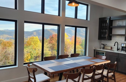 Wintergreen House | Modern 5 bedroom retreat w/mountain views. Sauna + Wood fired pizza oven!
