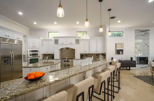 Palm Beach Country Estates House | Modern 8BR Mansion | 6,500 SF, Pool, Cinema