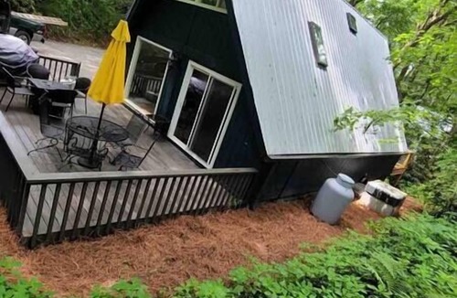 Highlands Ski Chalet | Modern A-frame, Large Deck, 5 Min walk to Main st.