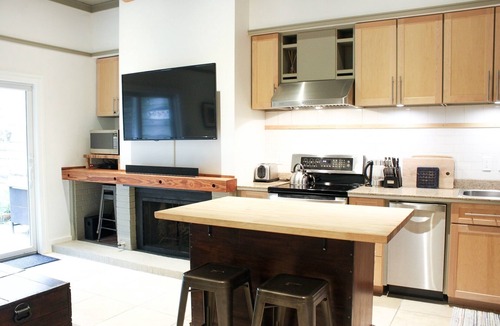 Historic Downtown Savannah House | Modern Amenities in Historic Gaston St. Home w/Courtyard by Lucky Savannah