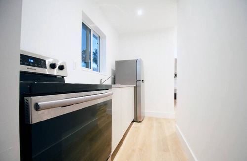 Eastern Shores Condo | Modern Apart beside canal, near beach w/parking