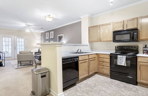 Greensboro Apartment | Modern Apartment in Prime Location (ID9150X02)